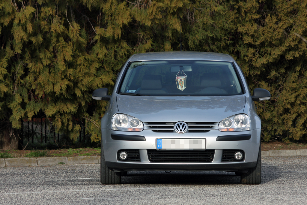 VOLKSWAGEN GOLF V