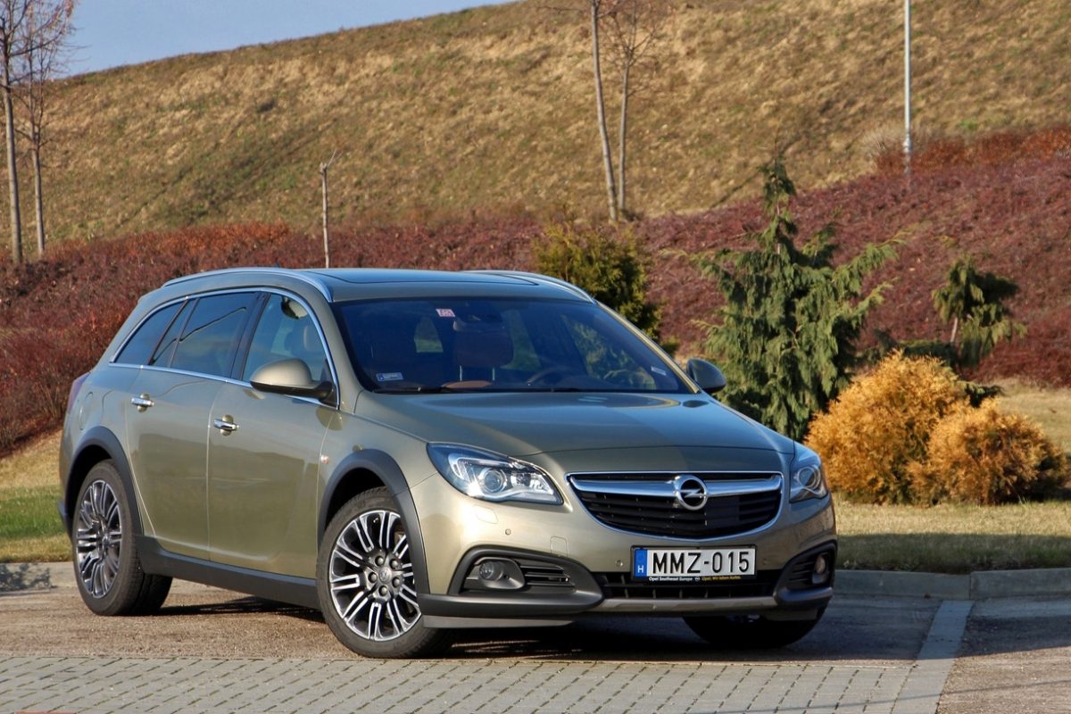OPEL INSIGNIA