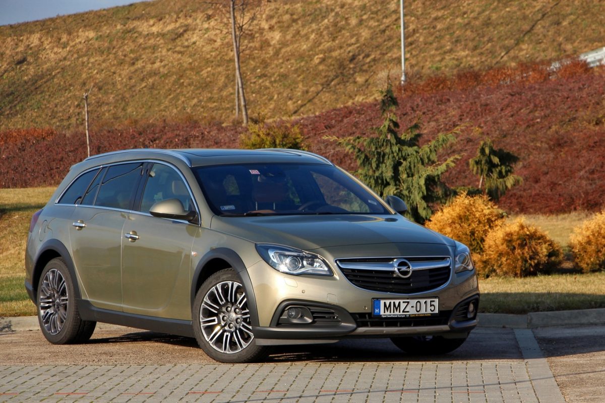 OPEL INSIGNIA