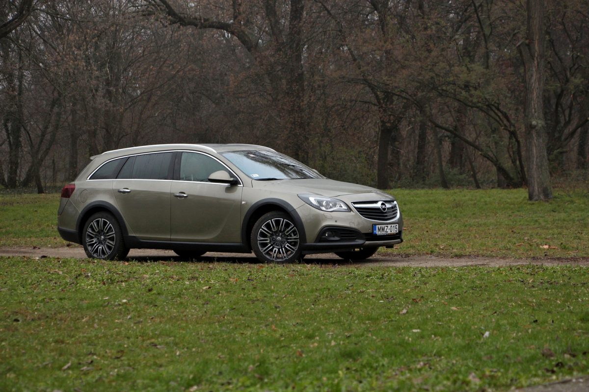 OPEL INSIGNIA