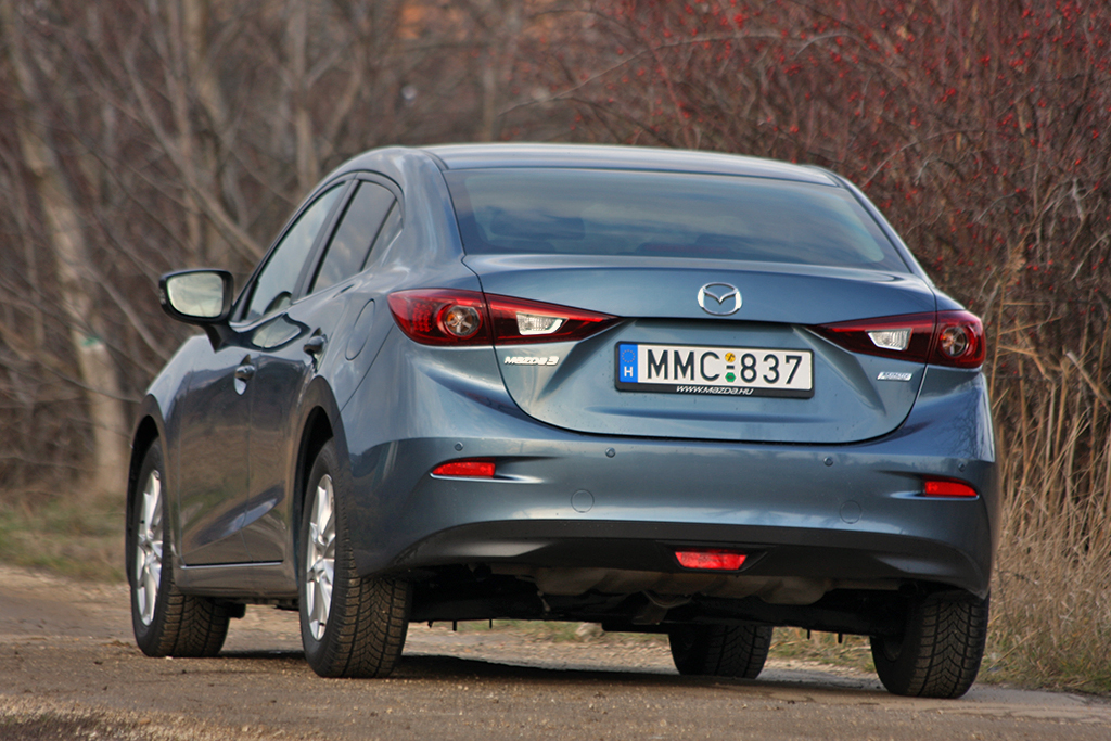 MAZDA 3