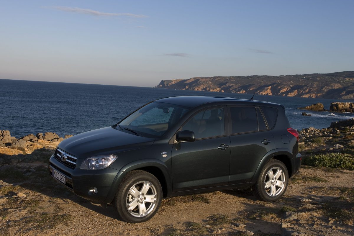 TOYOTA RAV 4