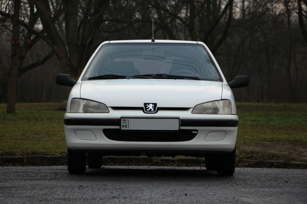 PEUGEOT 106