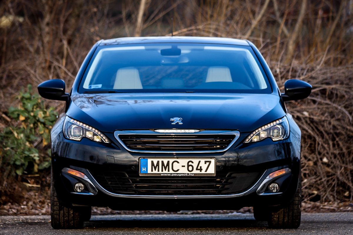 PEUGEOT 308