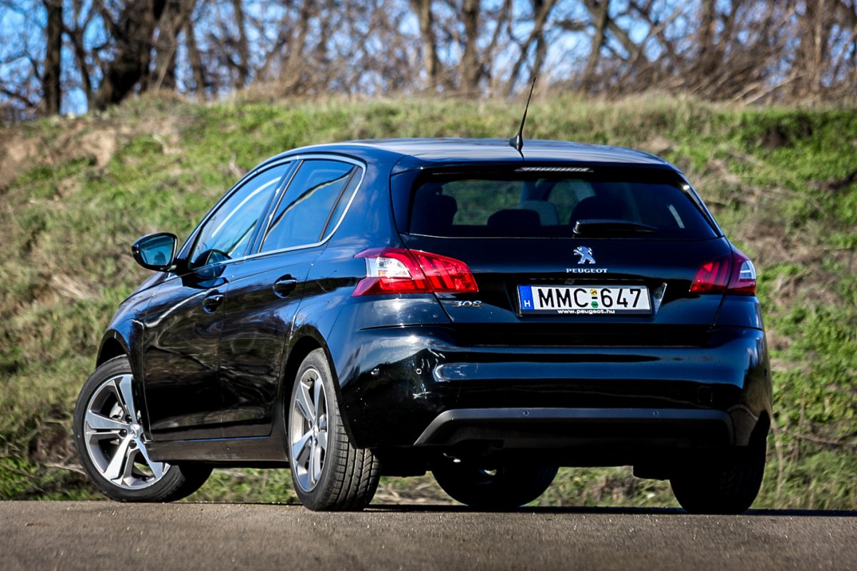 PEUGEOT 308