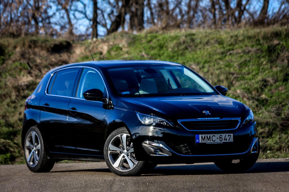 PEUGEOT 308