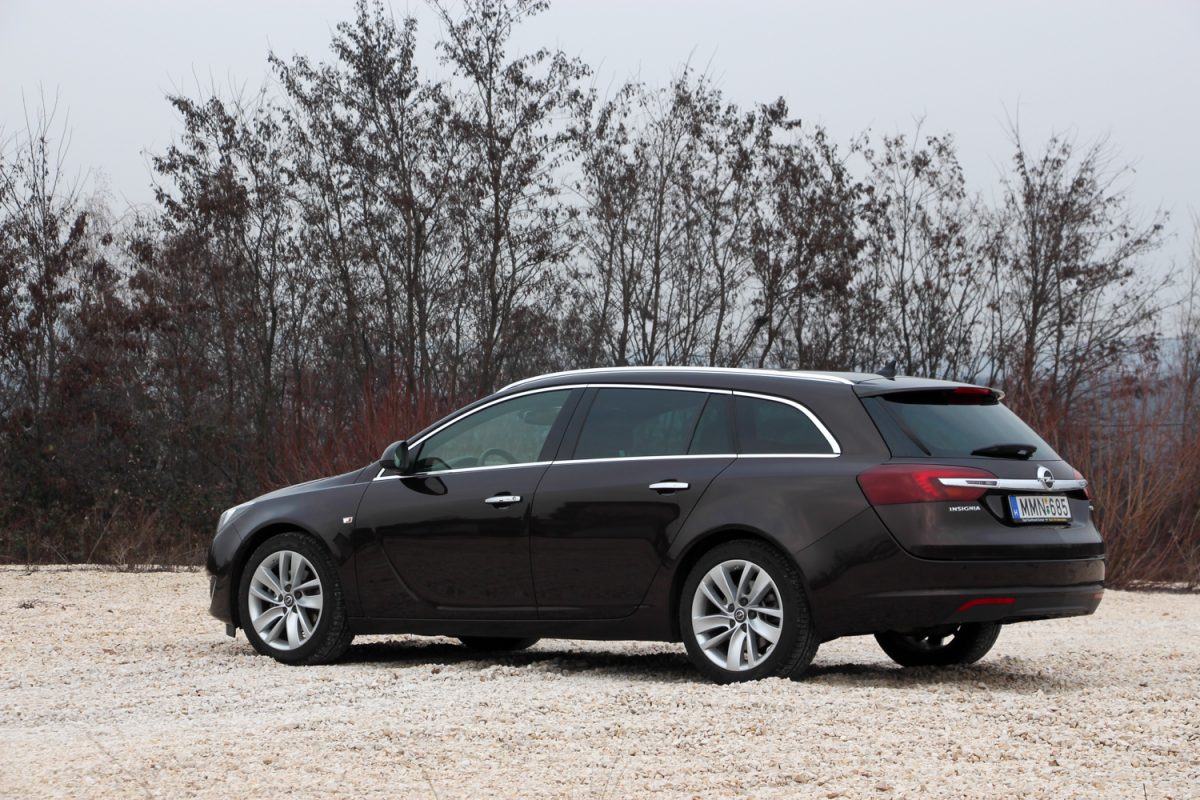 OPEL INSIGNIA