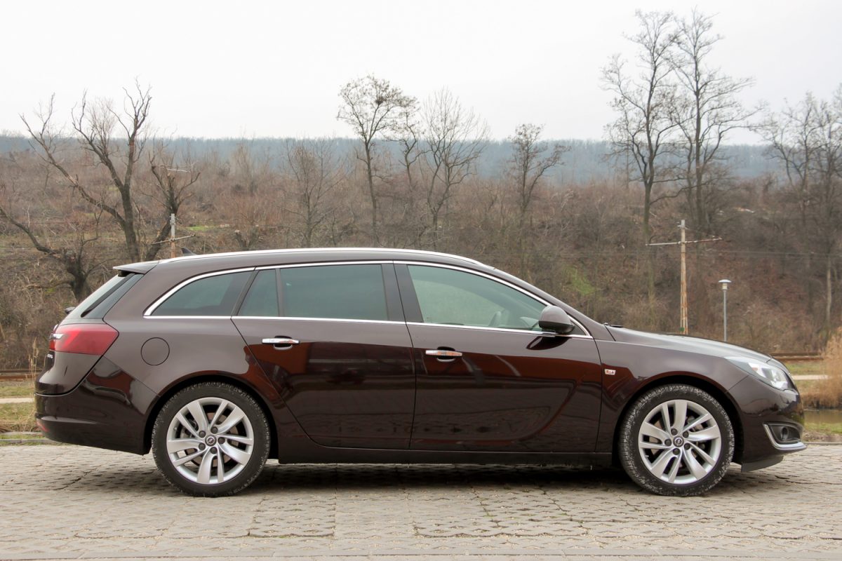 OPEL INSIGNIA