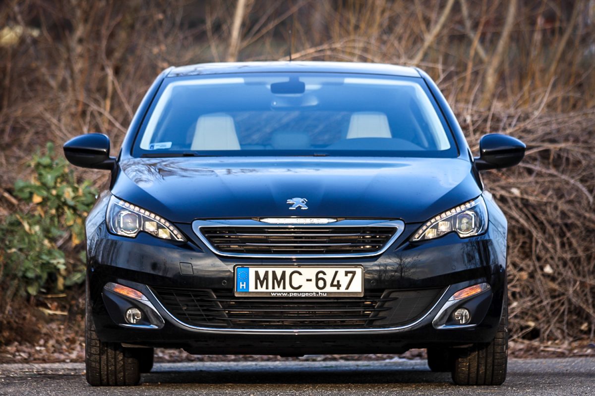 PEUGEOT 308