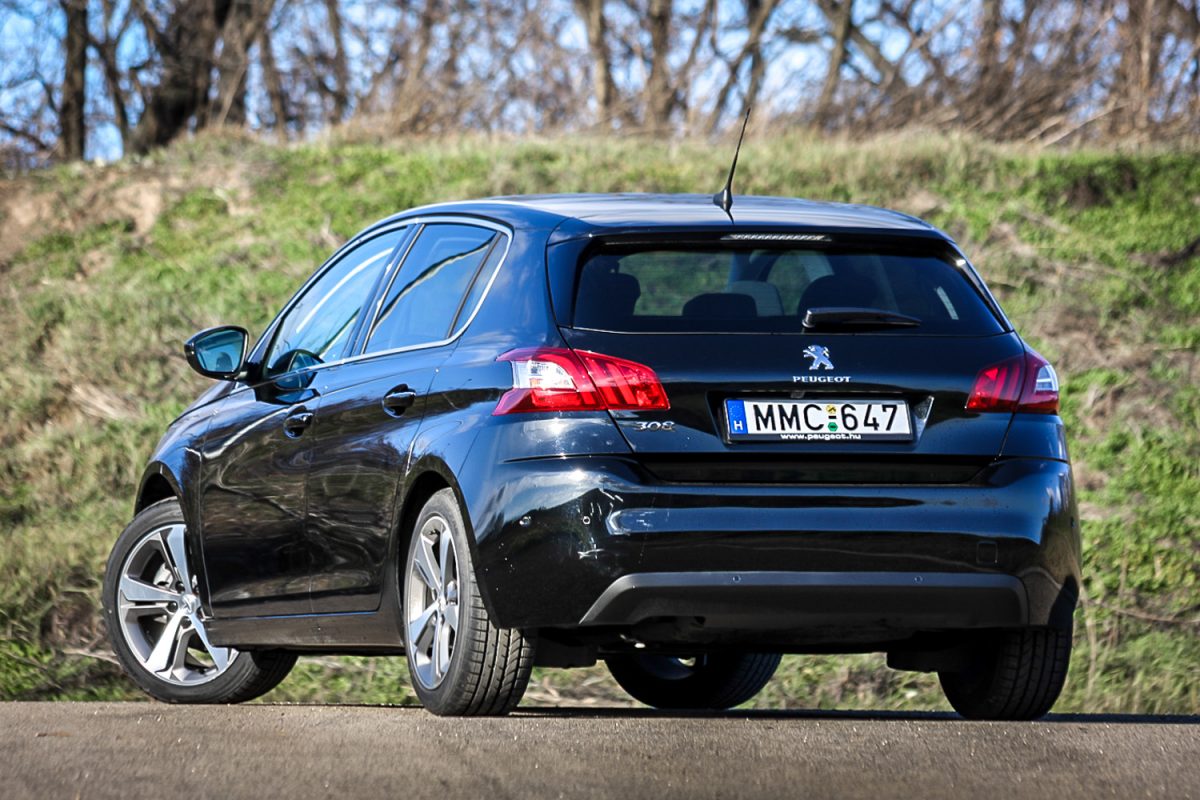 PEUGEOT 308