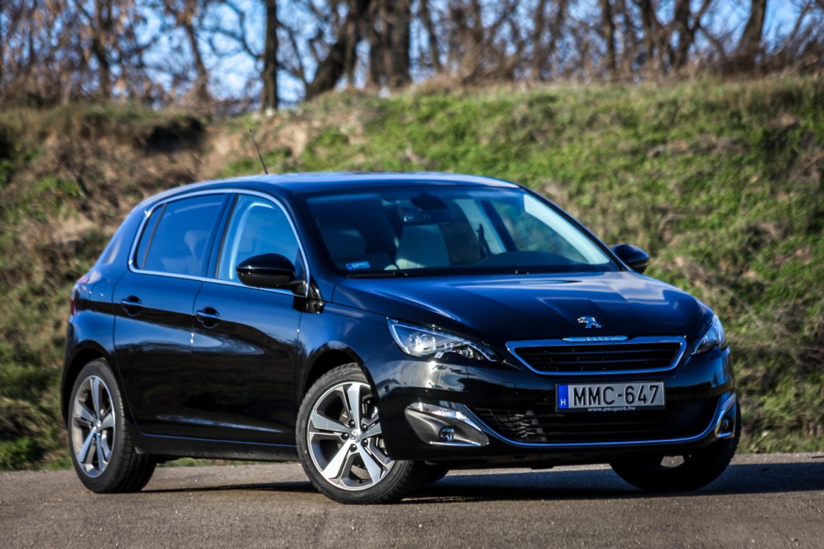 PEUGEOT 308