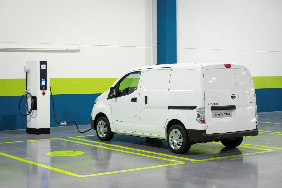 NISSAN NV200
