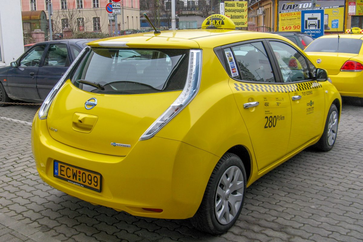 NISSAN LEAF
