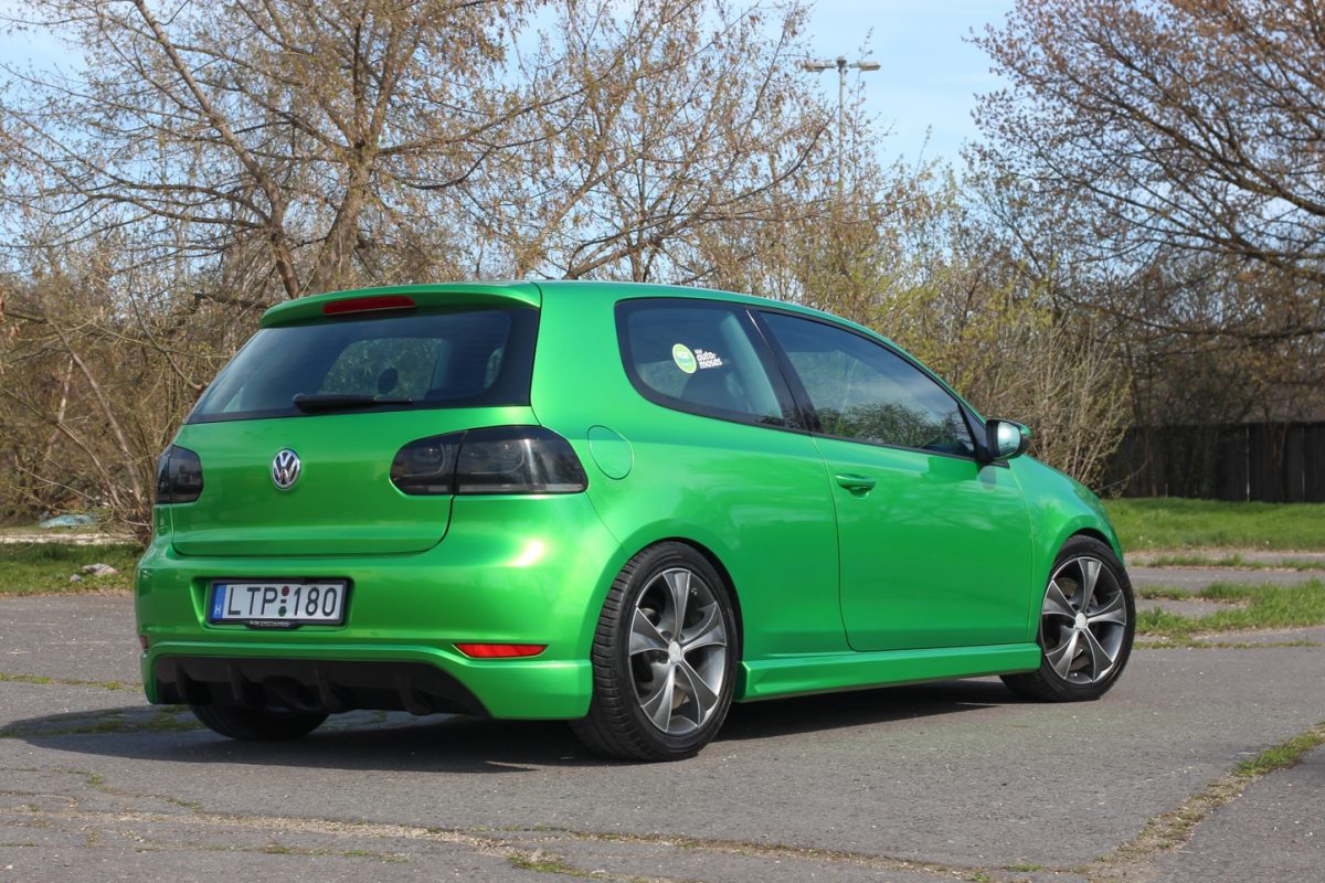VOLKSWAGEN GOLF