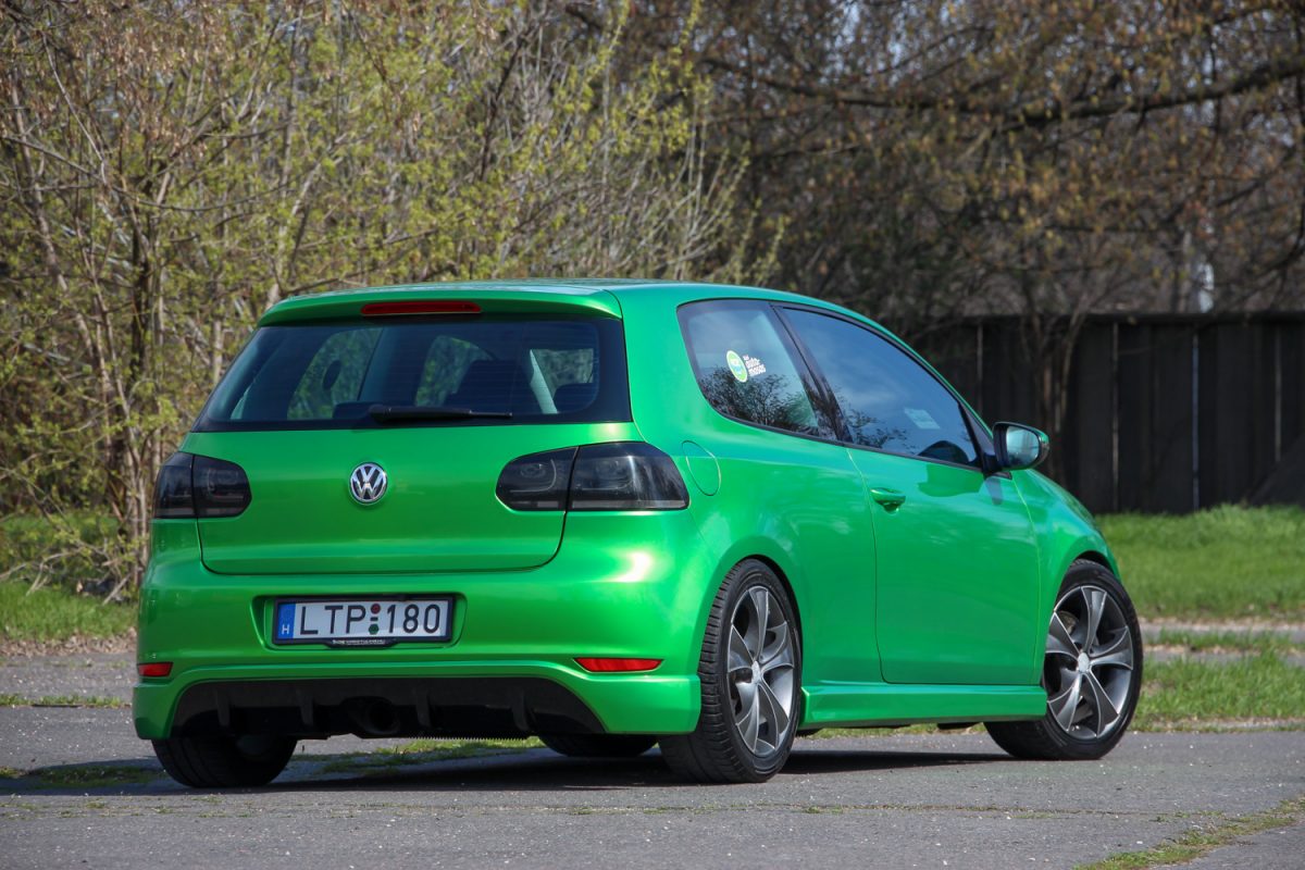 VOLKSWAGEN GOLF