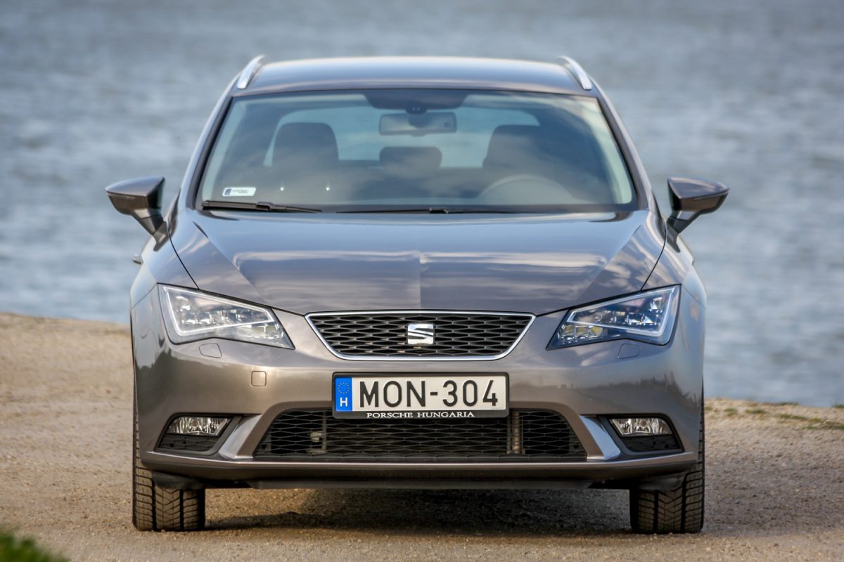 SEAT LEON