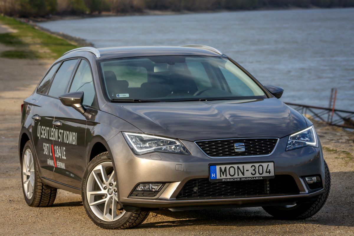 SEAT LEON
