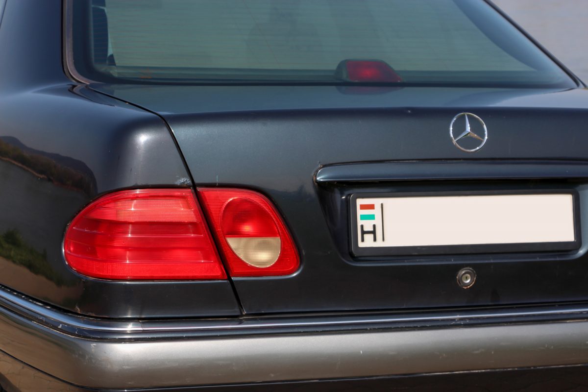 MERCEDES-BENZ E 220