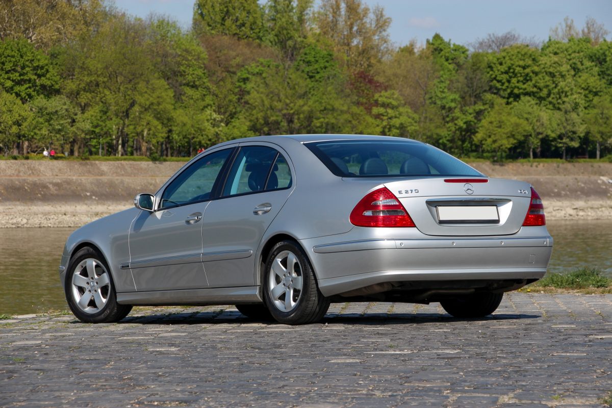 MERCEDES-BENZ E 270