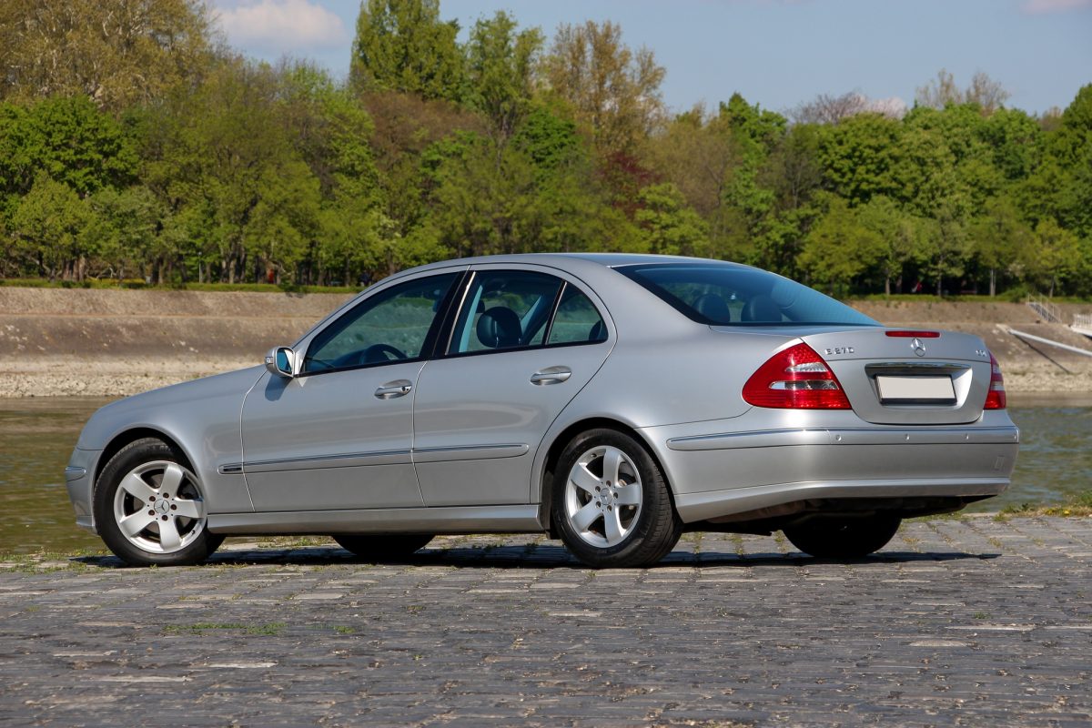 MERCEDES-BENZ E 270