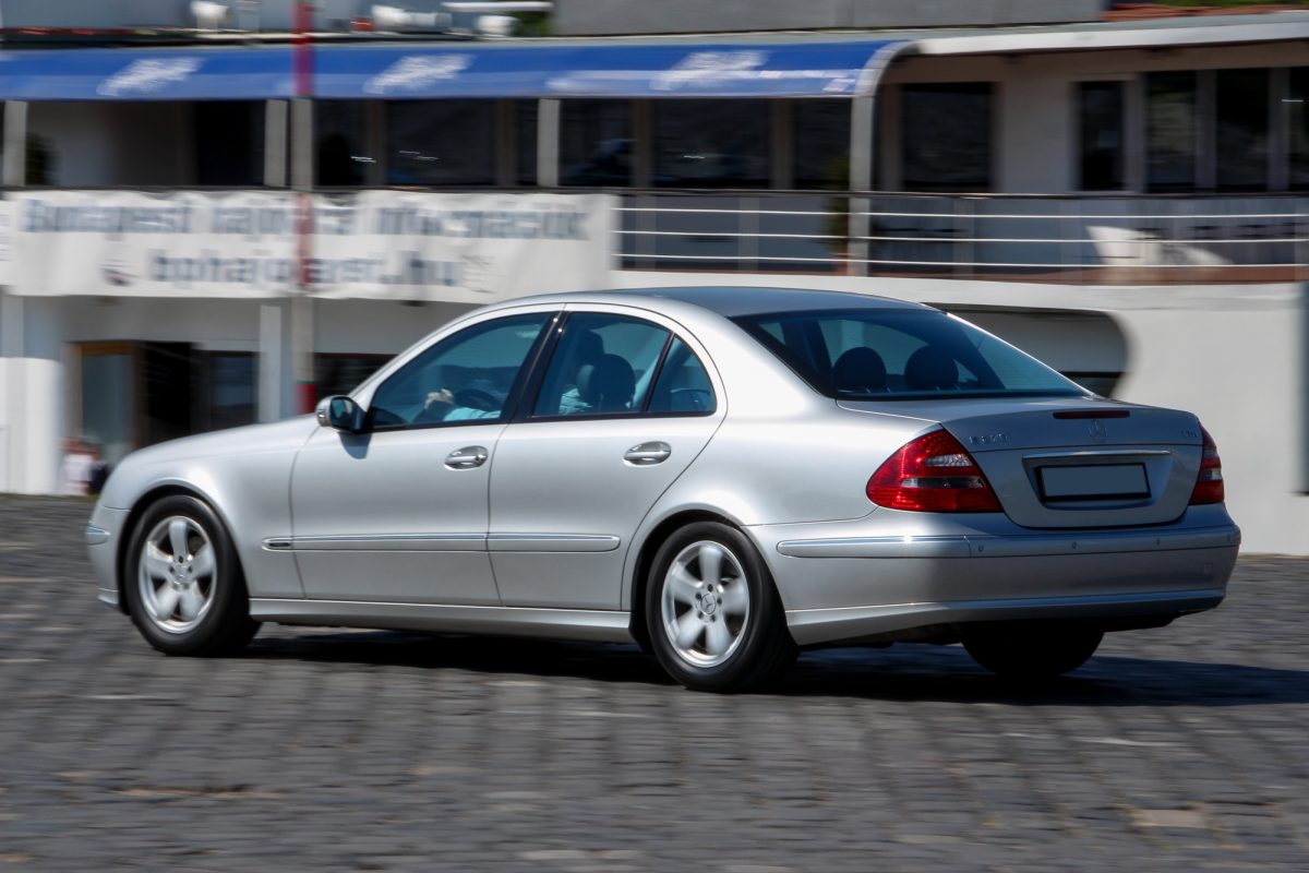 MERCEDES-BENZ E 270