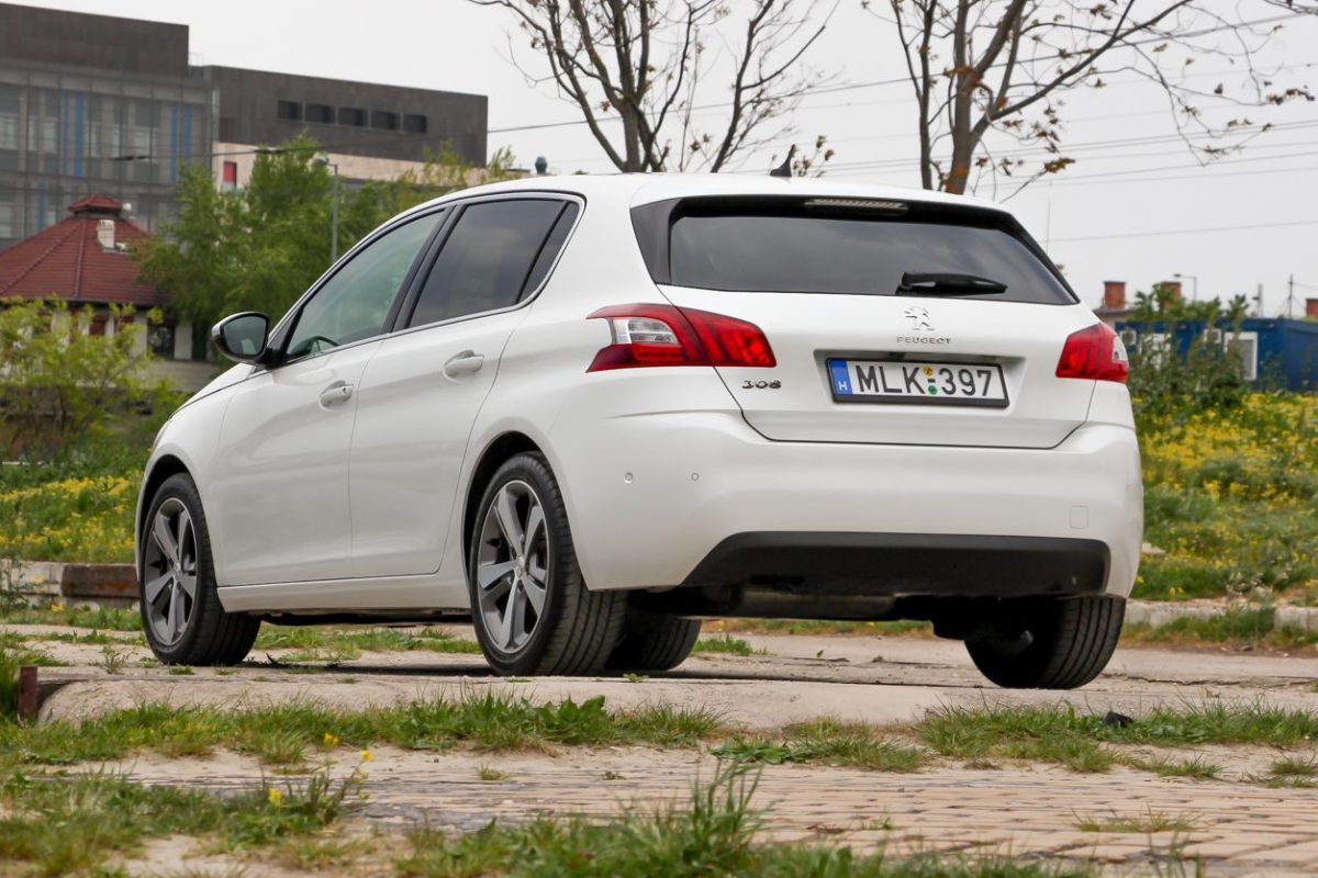 PEUGEOT 308