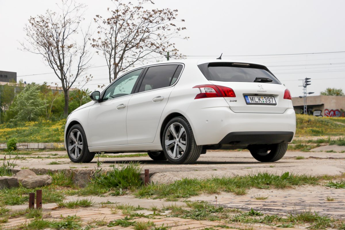 PEUGEOT 308