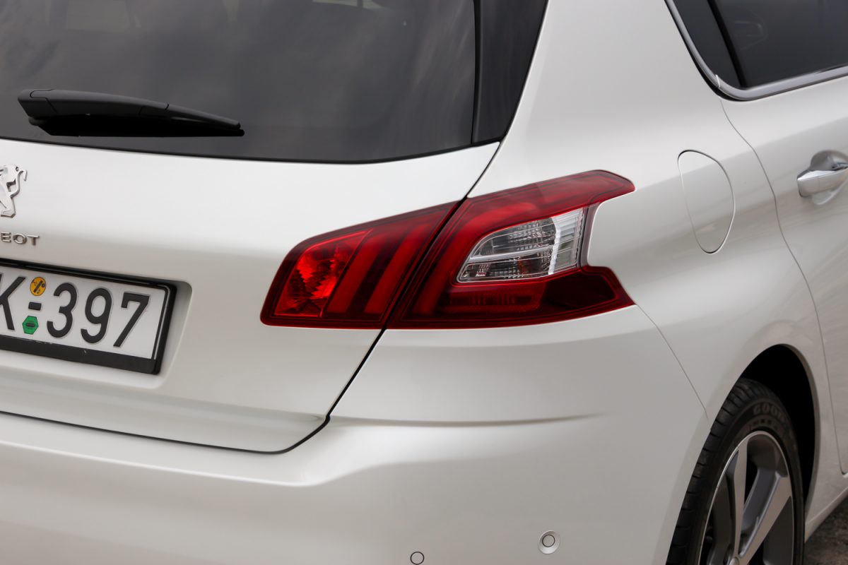 PEUGEOT 308