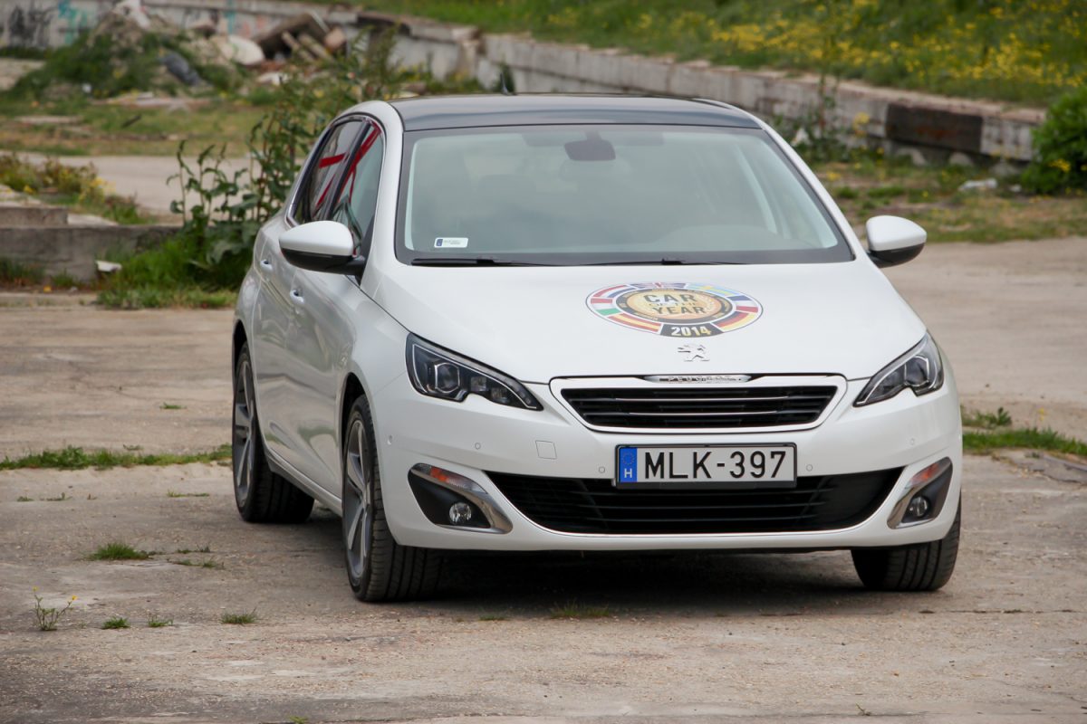 PEUGEOT 308