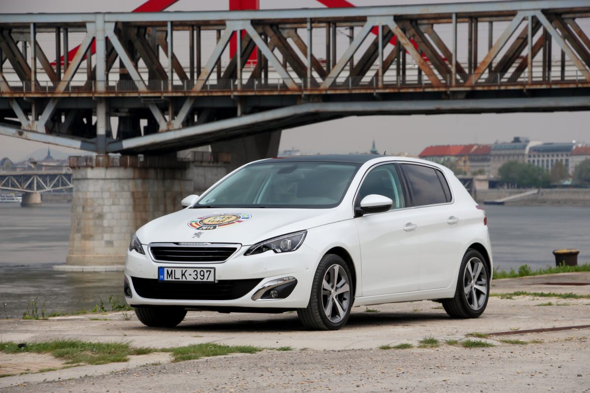 PEUGEOT 308
