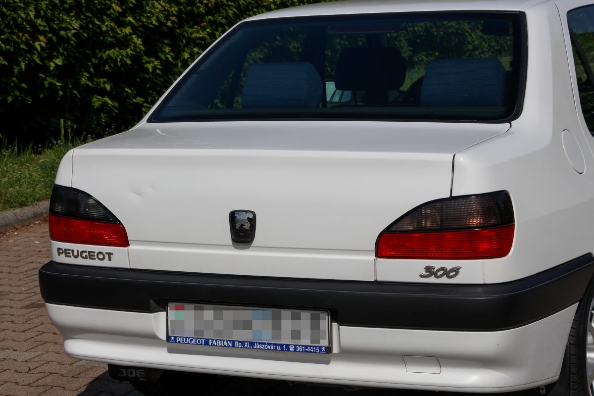 PEUGEOT 306