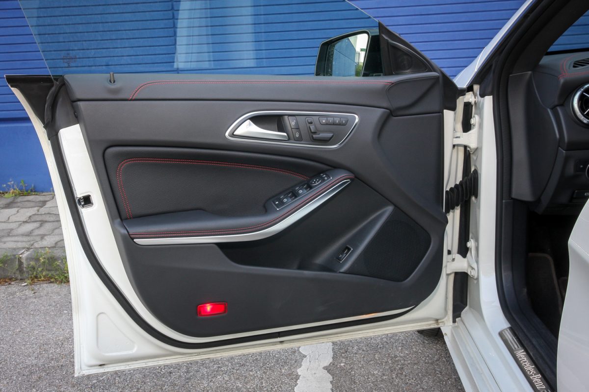 MERCEDES-BENZ CLA 250