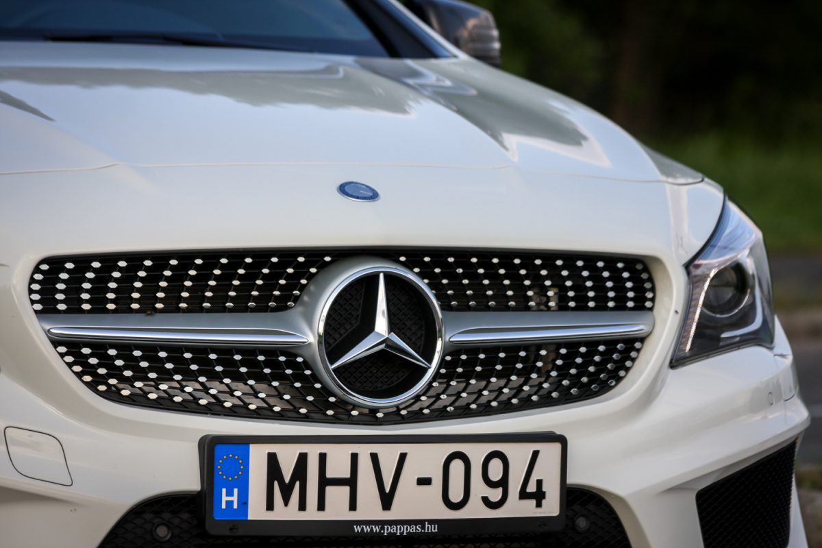 MERCEDES-BENZ CLA 250