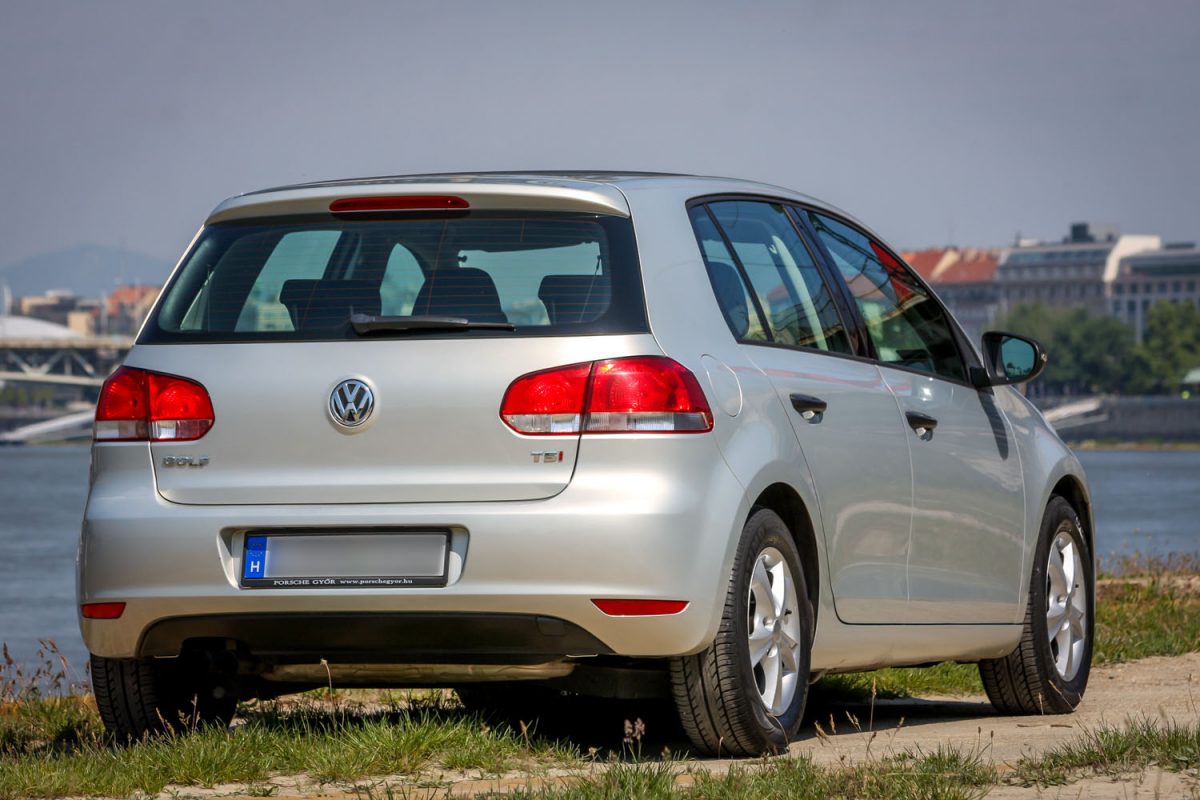 VOLKSWAGEN GOLF VI