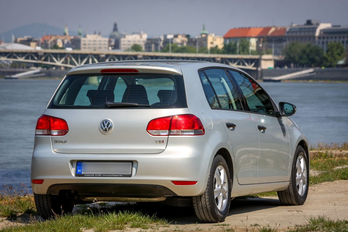 VOLKSWAGEN GOLF VI