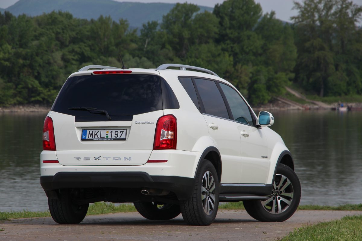 SSANGYONG REXTON
