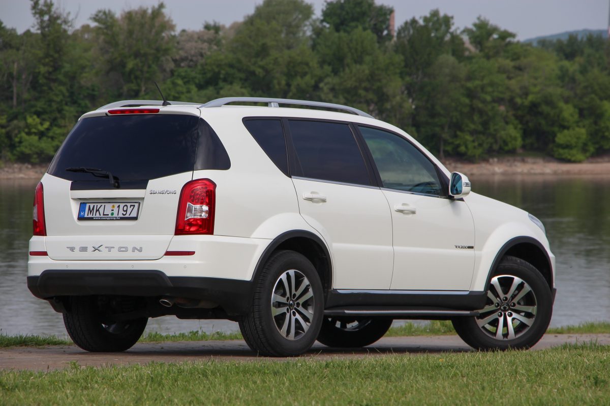 SSANGYONG REXTON