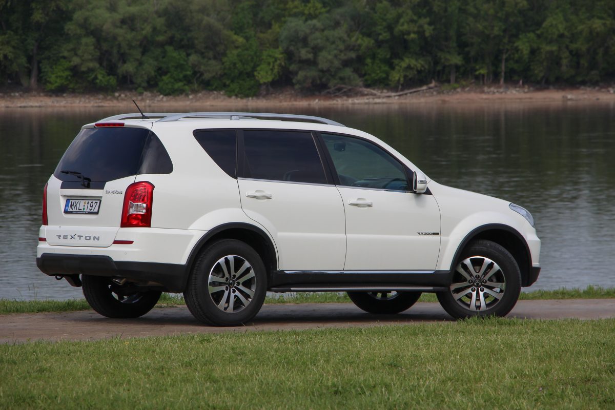 SSANGYONG REXTON