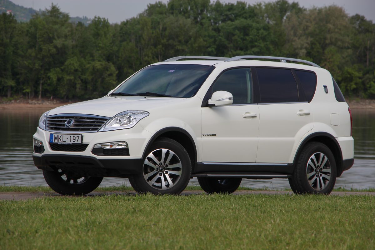 SSANGYONG REXTON
