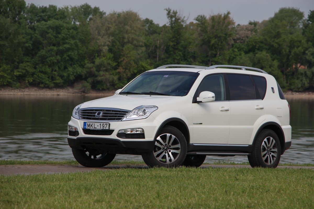 SSANGYONG REXTON