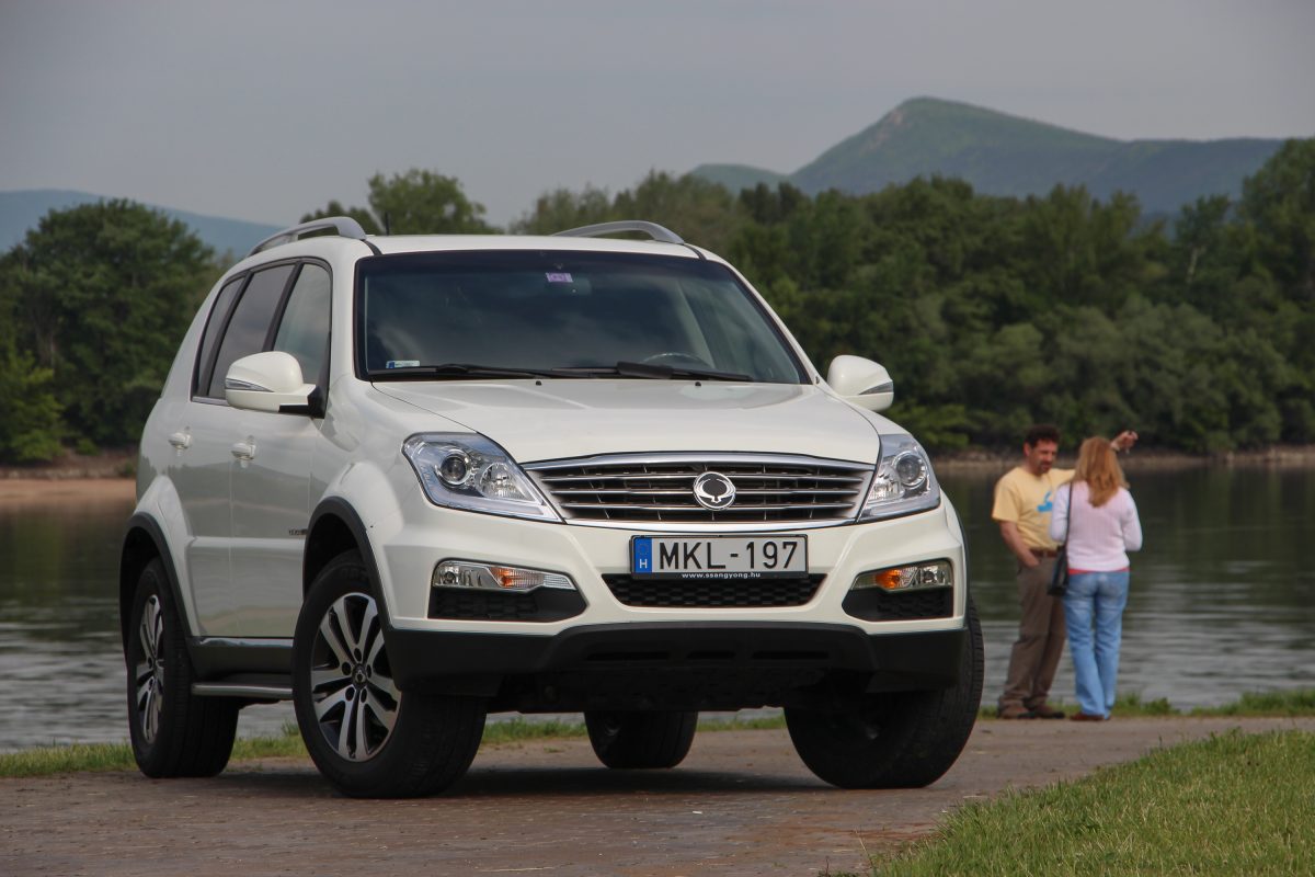 SSANGYONG REXTON