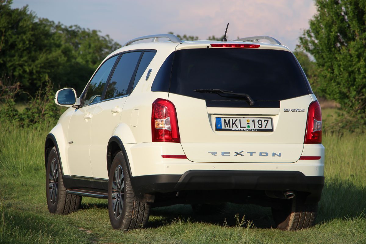 SSANGYONG REXTON