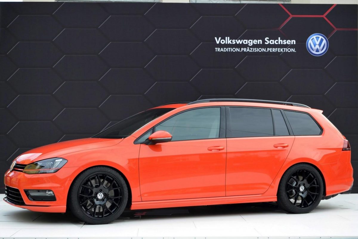 VOLKSWAGEN GOLF