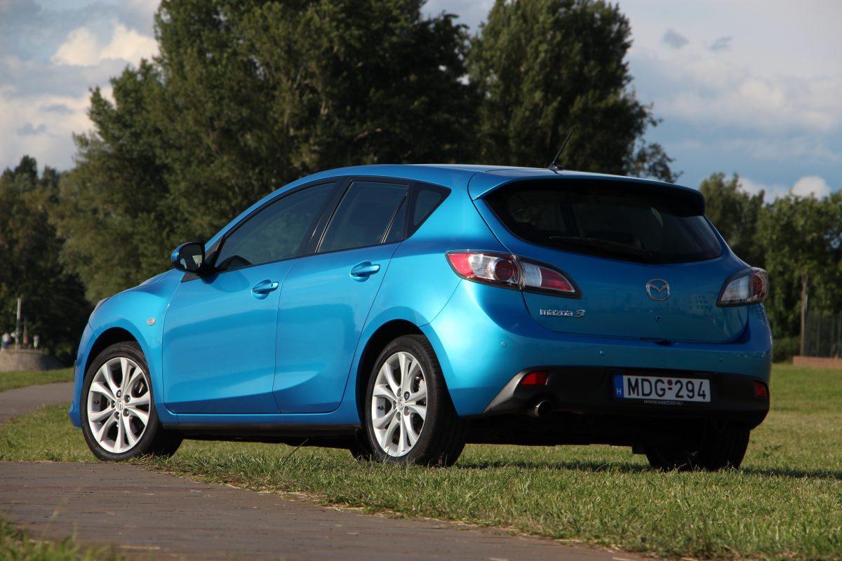 MAZDA 3