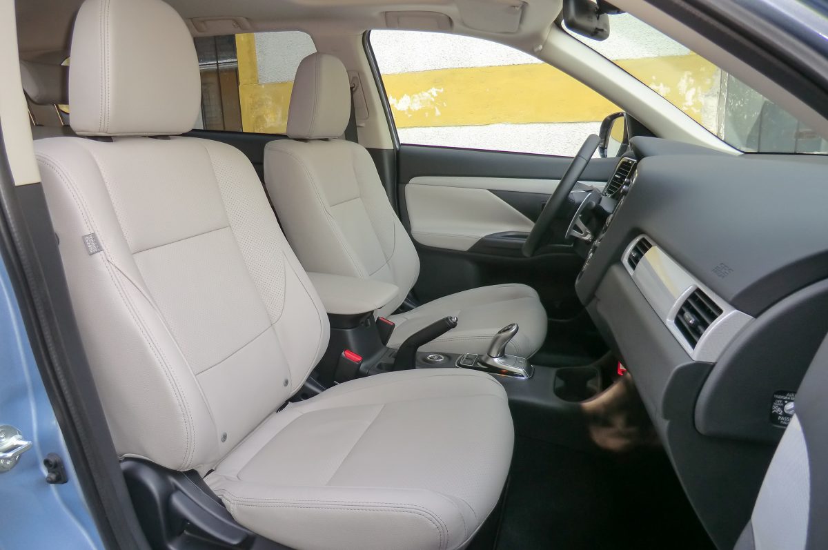 MITSUBISHI OUTLANDER