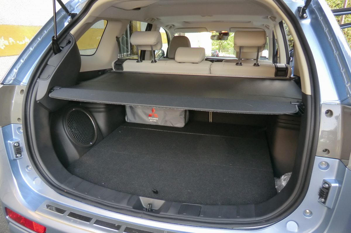 MITSUBISHI OUTLANDER