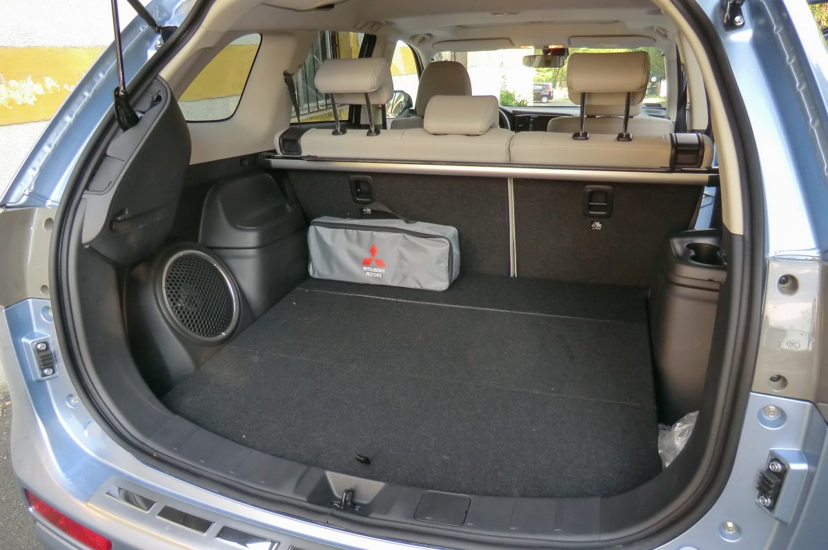 MITSUBISHI OUTLANDER