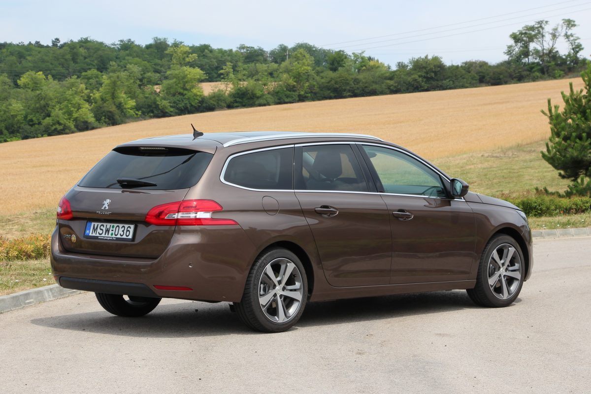 PEUGEOT 308