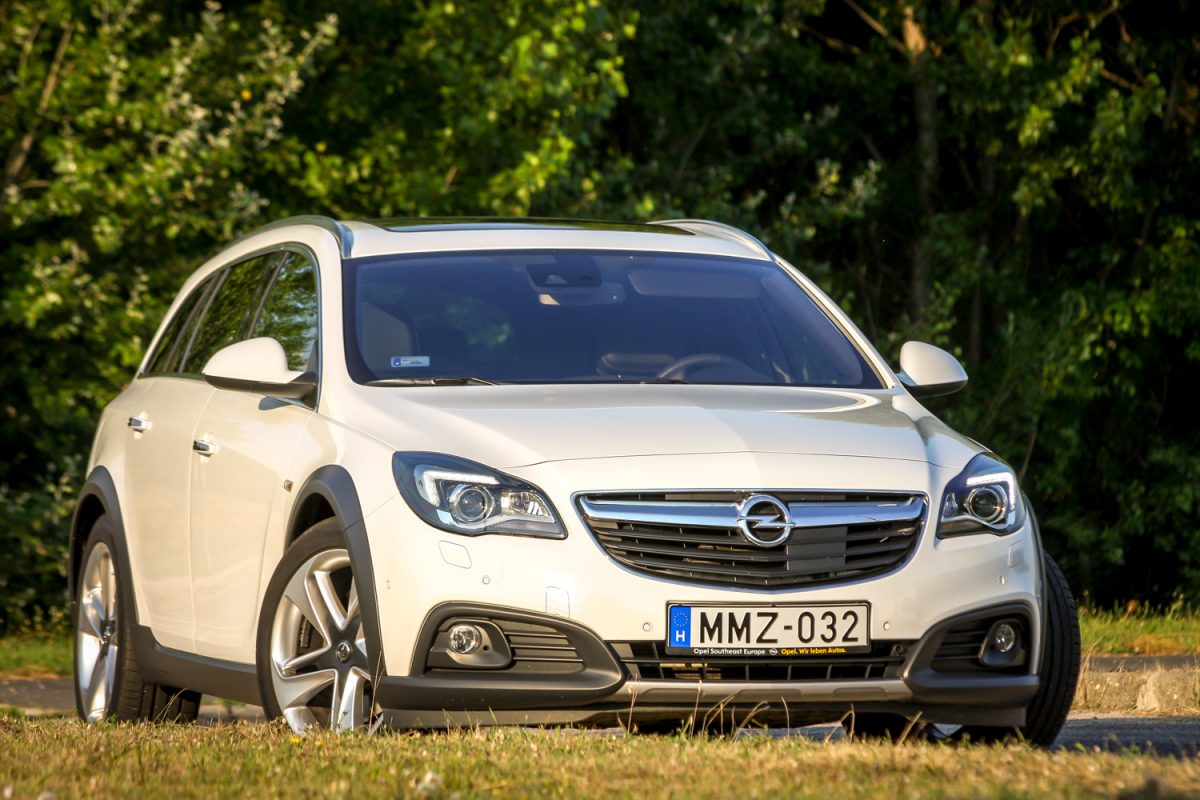 OPEL INSIGNIA