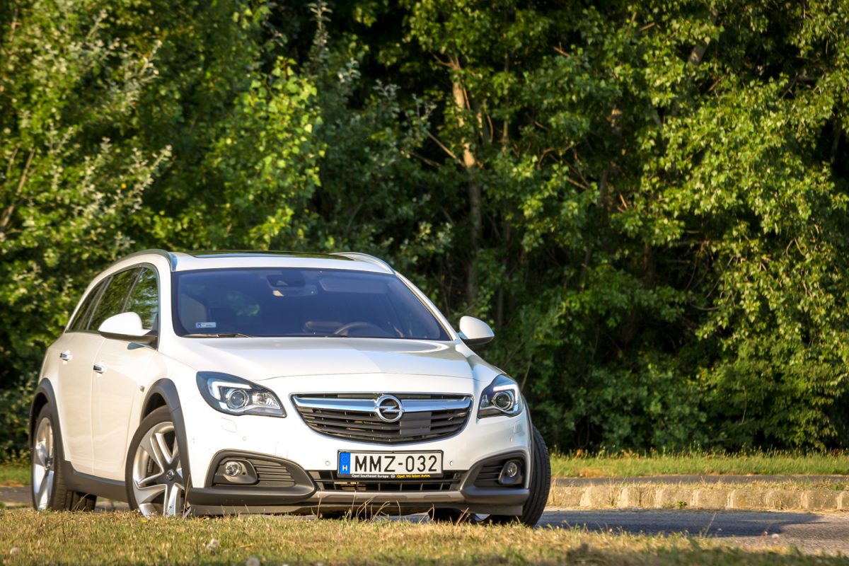OPEL INSIGNIA